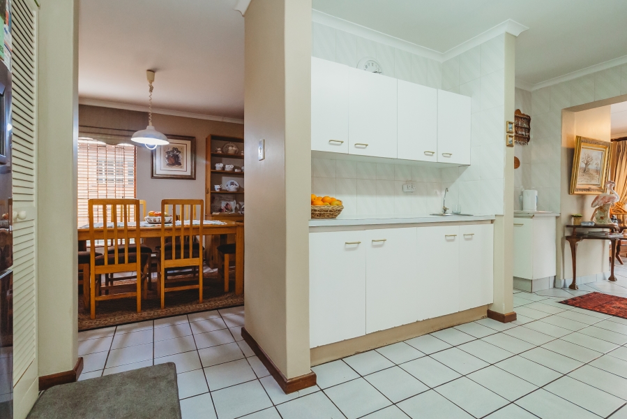 4 Bedroom Property for Sale in Loerie Park Western Cape